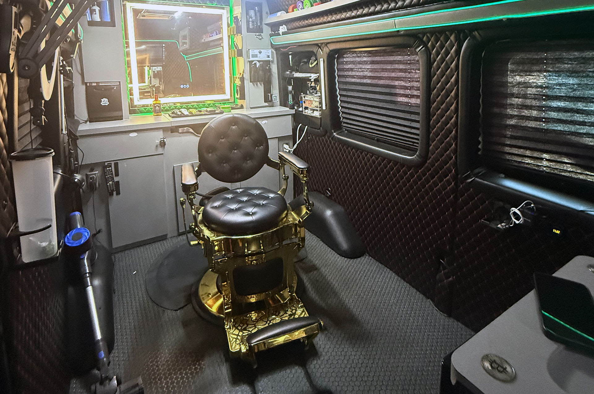 Master barber at work